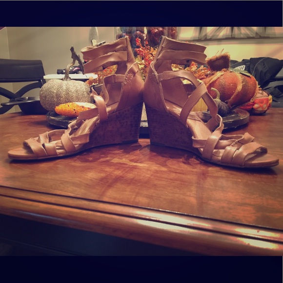 Frye Shoes - Frye leather sandals